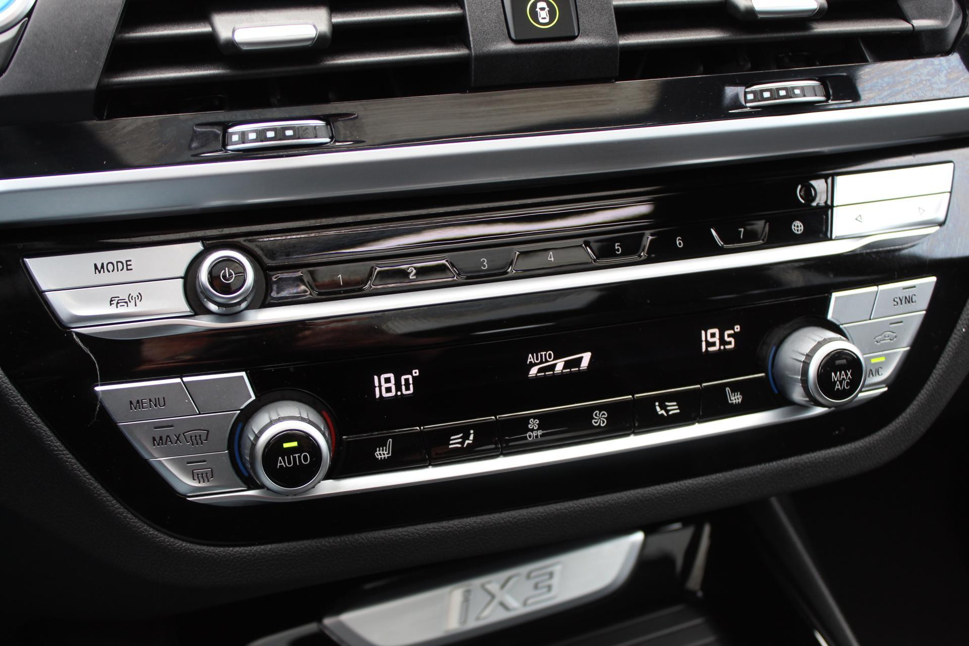 Hoofdafbeelding BMW iX3