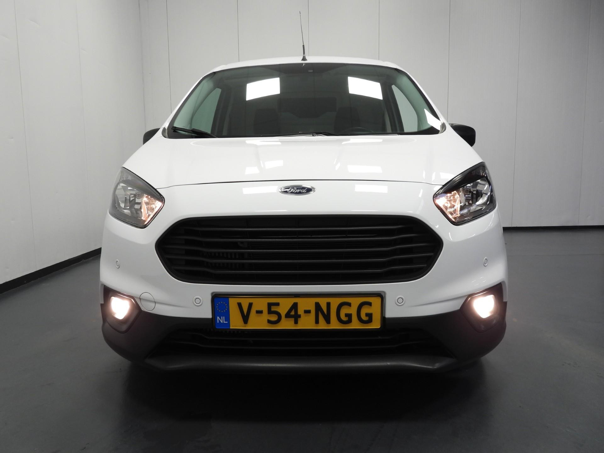 Hoofdafbeelding Ford Transit Courier