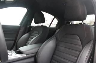Alfa Romeo Giulia Alfa Romeo Giulia 2.0 T 280PK GME AWD VELOCE | ROSSO ETNA | SPERDIFFERENTIEEL Q4 | HARMAN KARDON BEAUTIFUL SOUND PACK 900W INCLUSIEF LEDEREN DASHBOARD | ALARM SYSTEEM | RIJASSISTENPAKKET | DODEHOEK DETECTIE | ELEKTRISCH BEDIENBARE VOORSTOELEN MET GEHEUGEN FUNCTIE | LEDEREN BEKLEDING | ZWARTE HEMELBEKLEDING | FULL LED MATRIX KOPLAMPEN | NAVIGATIE | APPLE CARPLAY/ANDROID AUTO | PARKEERSENSOREN VOOR EN ACHTER | 19