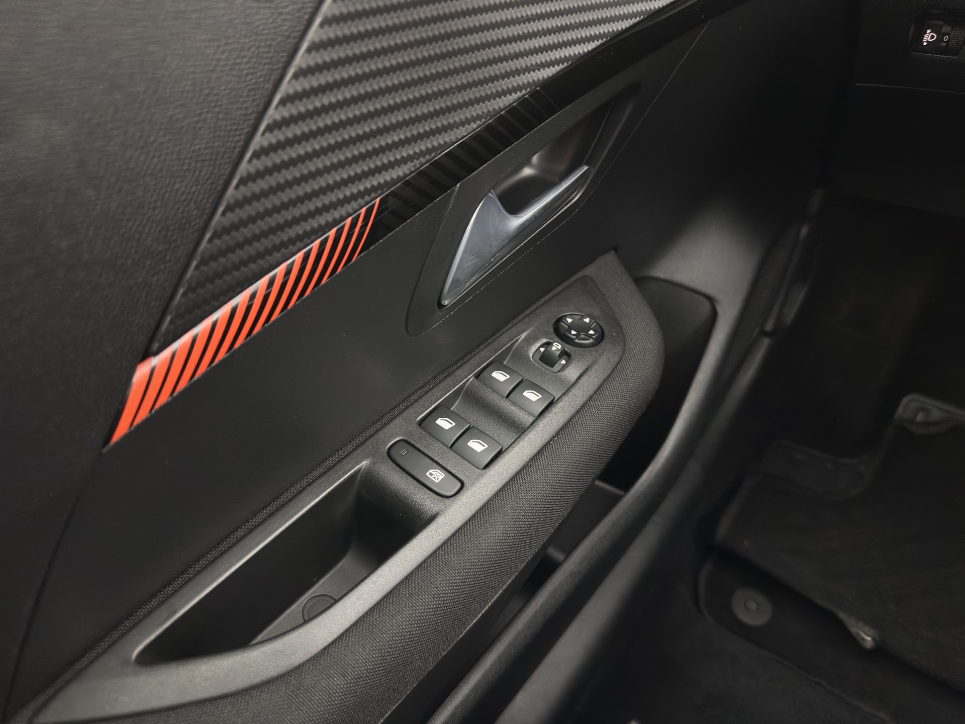 Hoofdafbeelding Peugeot e-208