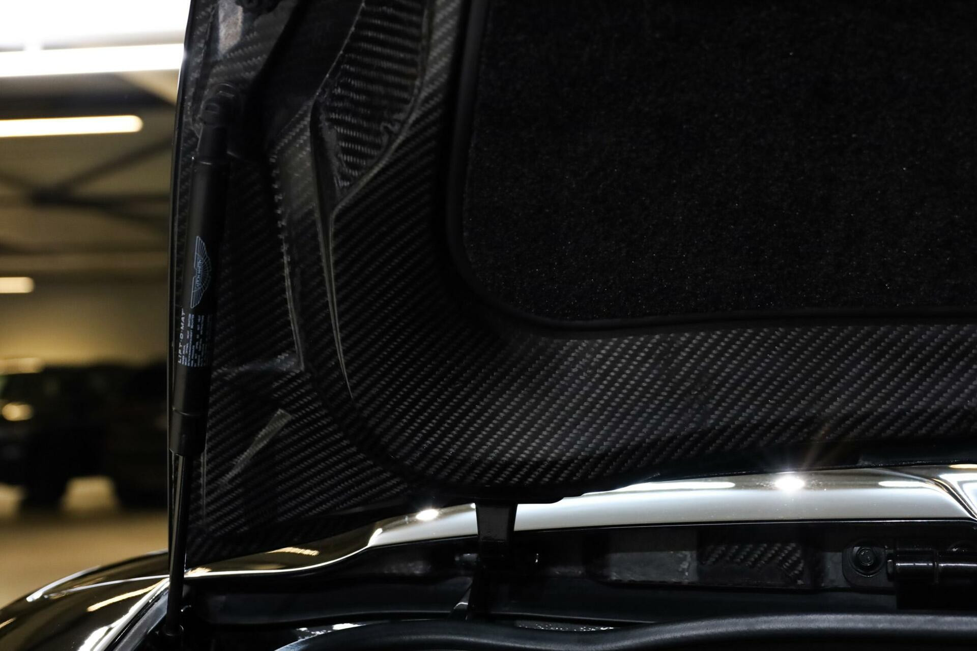 Hoofdafbeelding Aston Martin V12 Vanquish