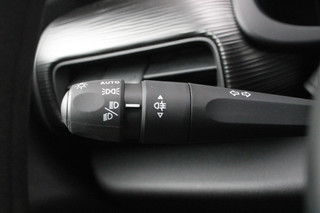 Jeep Avenger Jeep Avenger LONGTITUDE 156PK 54 kWh | NAVIGATIE | DRAADLOZE APPLE CARPLAY/ANDROID AUTO | KEYLESS ENTRY/START | CRUISE CONTROL | PARKEERSENSOREN ACHTER | DAB+ RADIO | CLIMATE CONTROL | DRAADLOZE TELEFOONLADER | LED KOPLAMPEN | - afbeelding nr 40