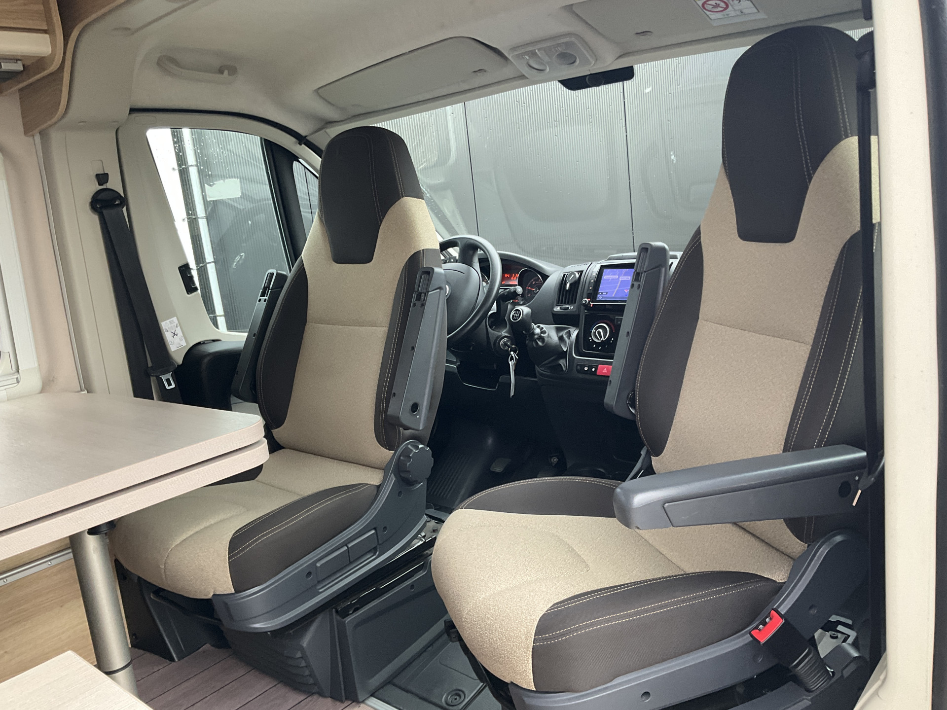 Hoofdafbeelding Knaus R07