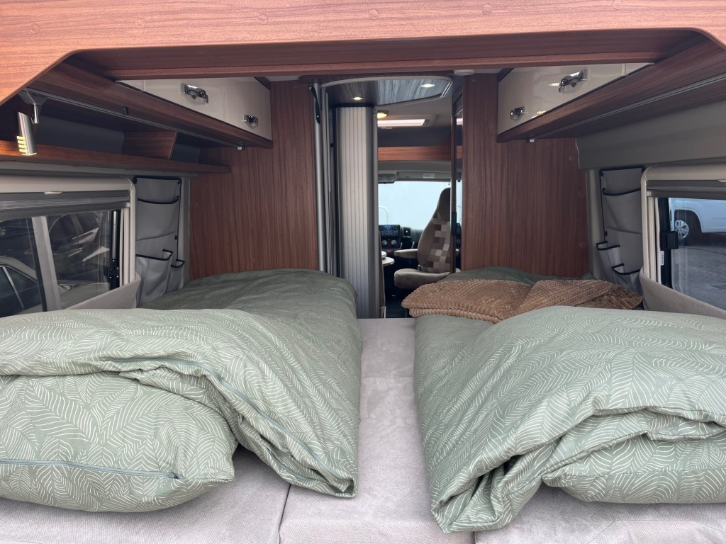 Hoofdafbeelding Pössl Globecar 640 Enkele Bedden Zopnnepaneel