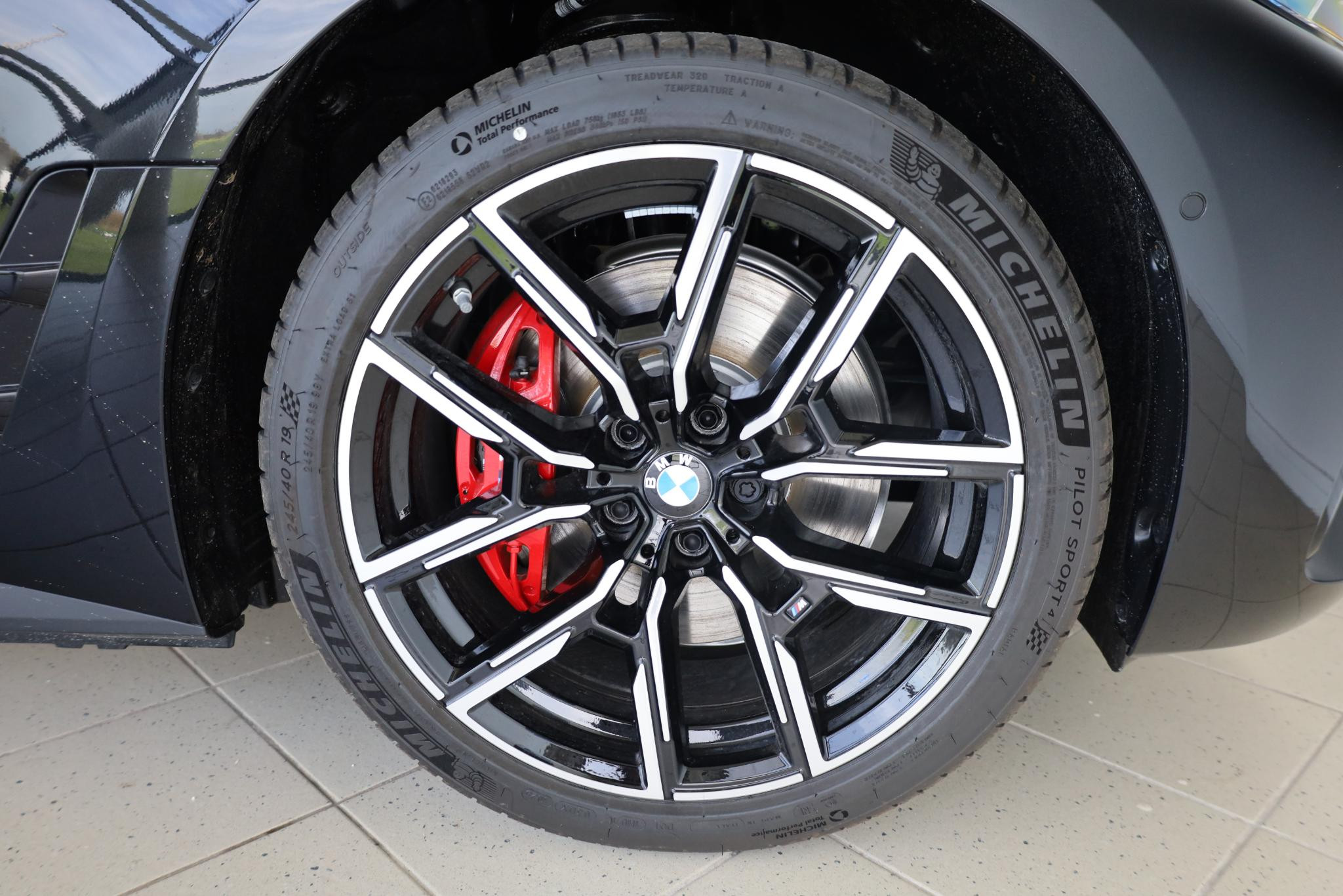 Hoofdafbeelding BMW i4