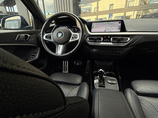 BMW 1 Serie 118i M-Sport vol Leer Bovag garantie Apple carplay Misano bleu
