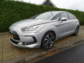 Hoofdafbeelding Citroën DS5 Citroën DS5 1.6 THP CHIC-AUTOMAAT-Navi-Pano-Hlf Leer-Blth-Navi-Trkh