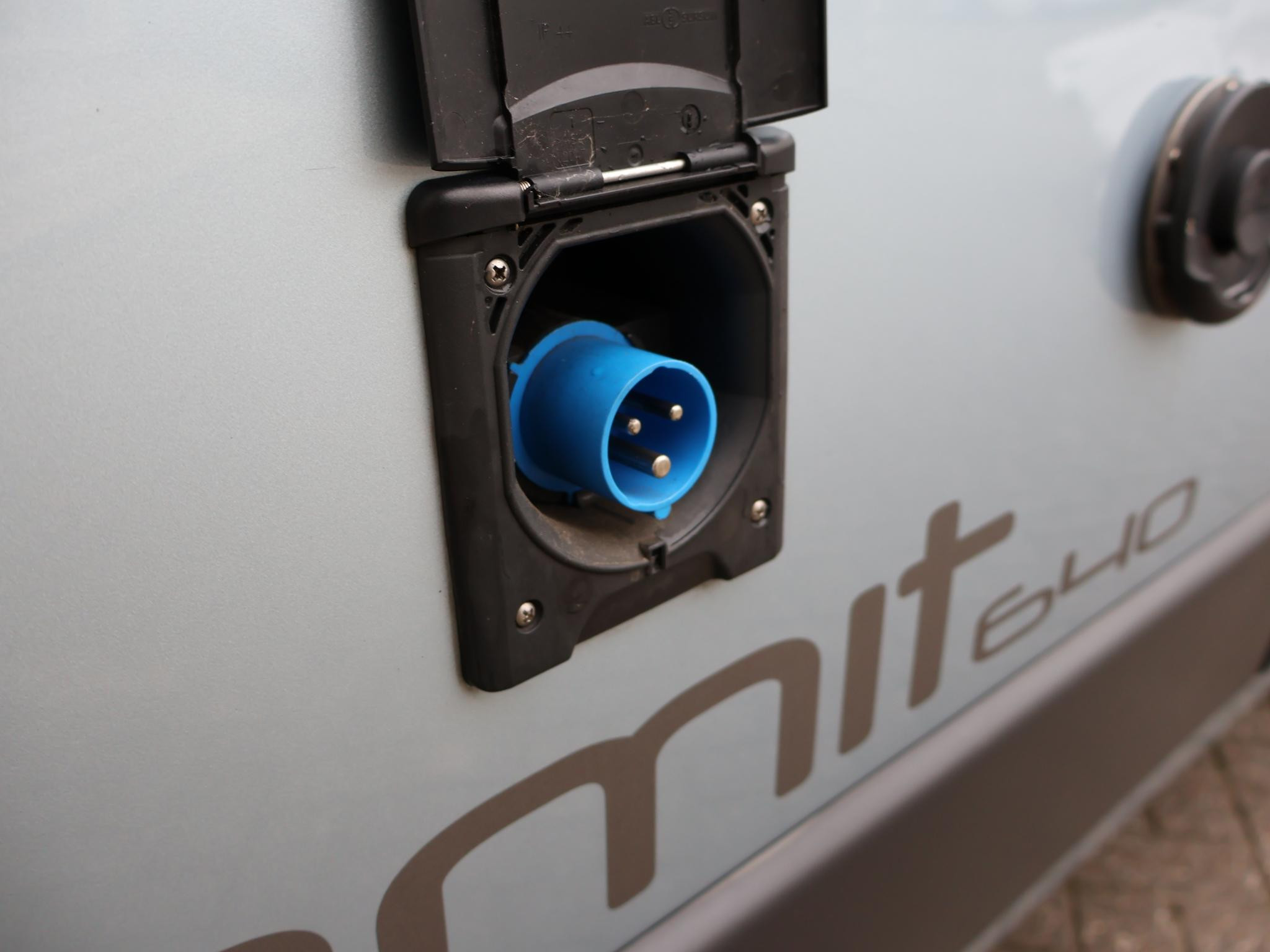 Hoofdafbeelding Pössl Summit 640