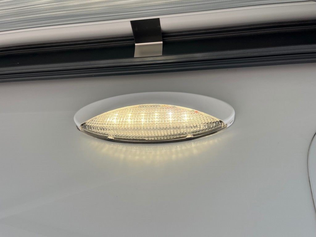 Hoofdafbeelding Sunlight V69 Adventure Ed. Queensbed Zonnepaneel