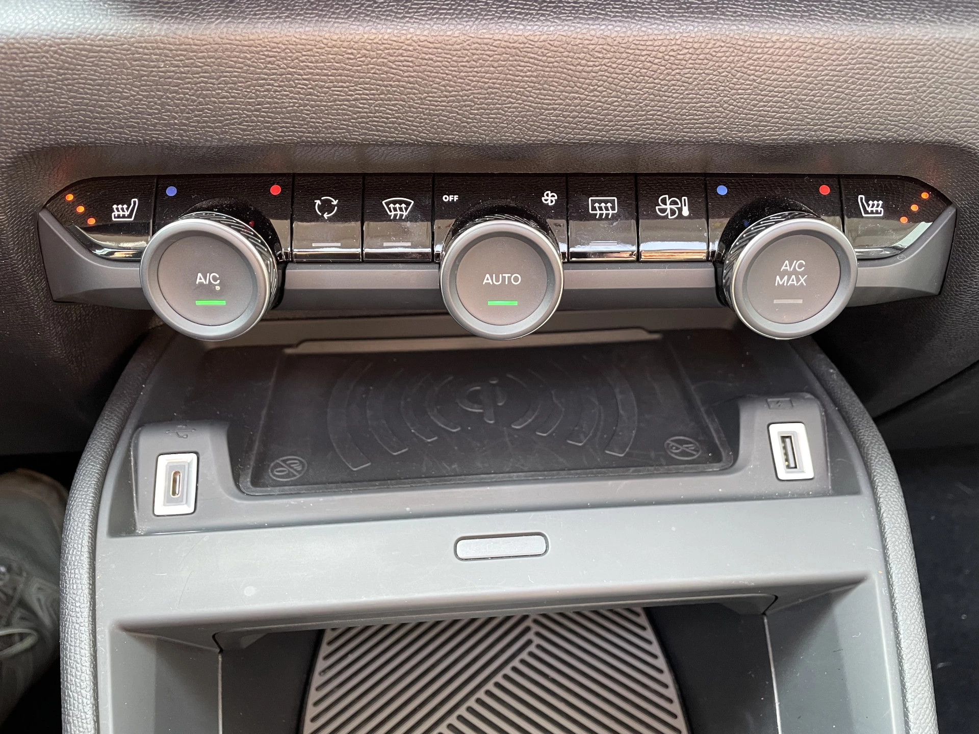 Hoofdafbeelding Citroën ë-C4 X