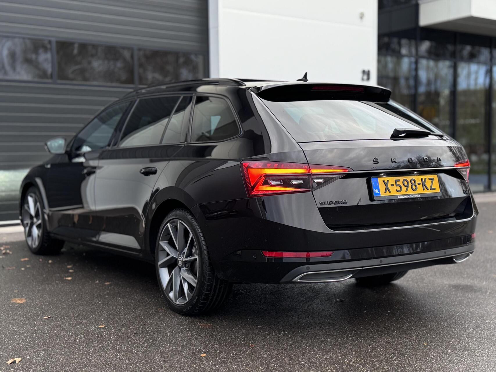 Hoofdafbeelding Škoda Superb