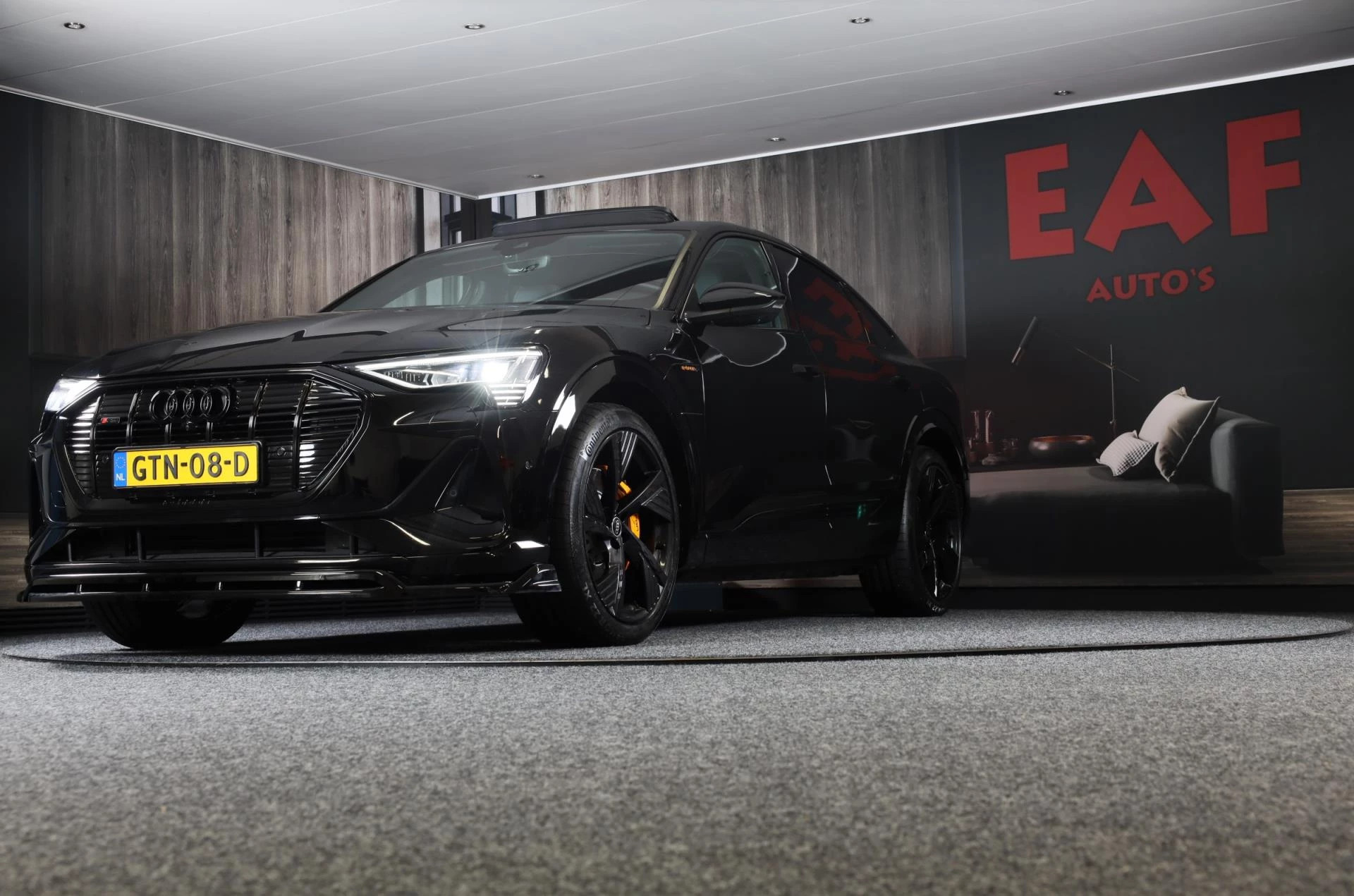 Hoofdafbeelding Audi e-tron