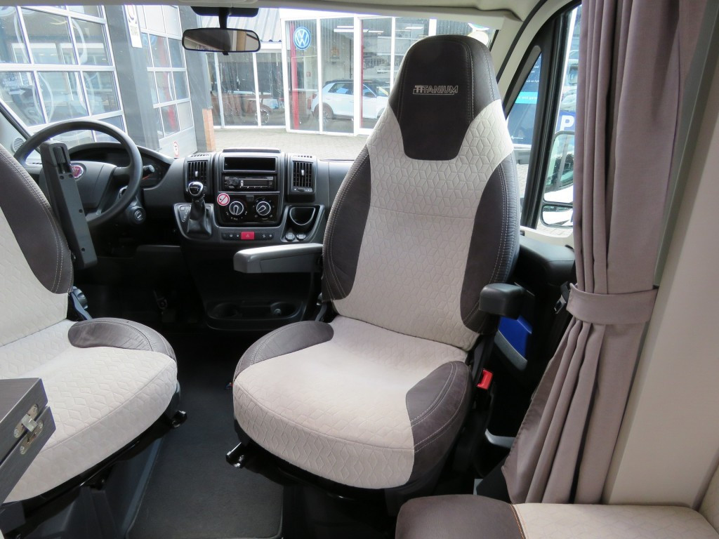 Hoofdafbeelding Chausson 777 Ga