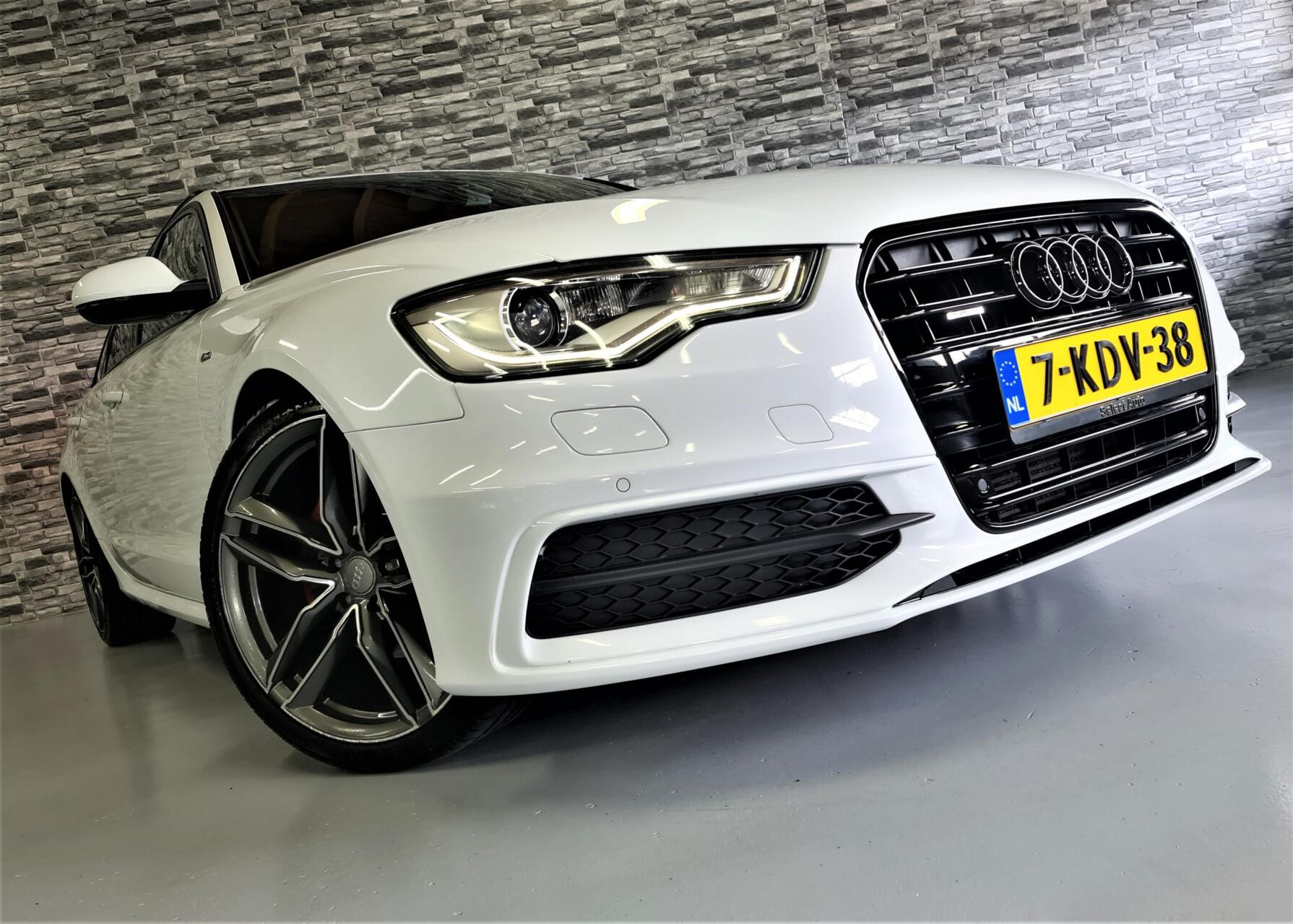 Hoofdafbeelding Audi A6