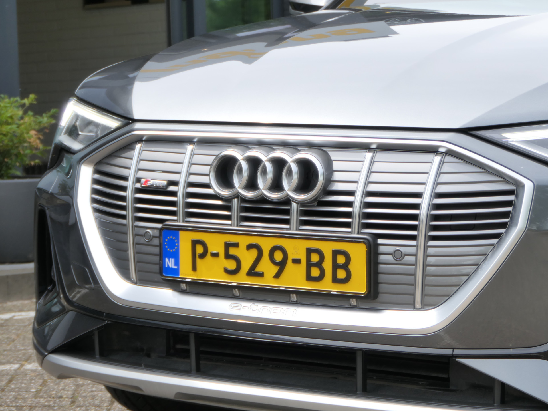 Hoofdafbeelding Audi e-tron