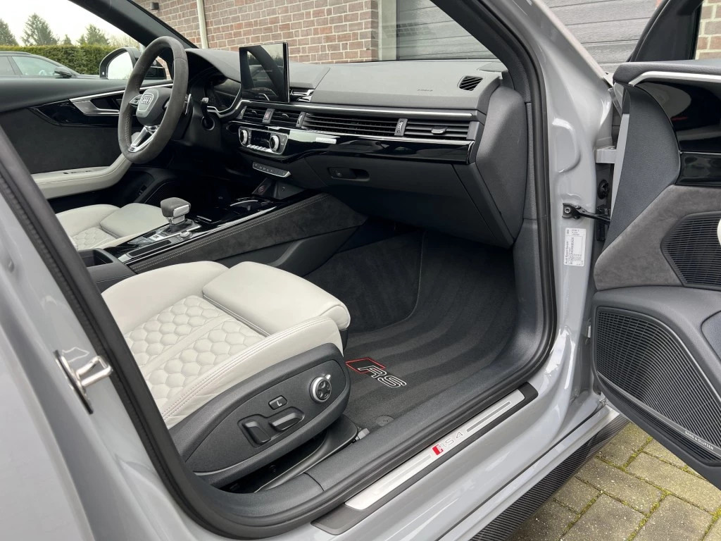 Hoofdafbeelding Audi RS4