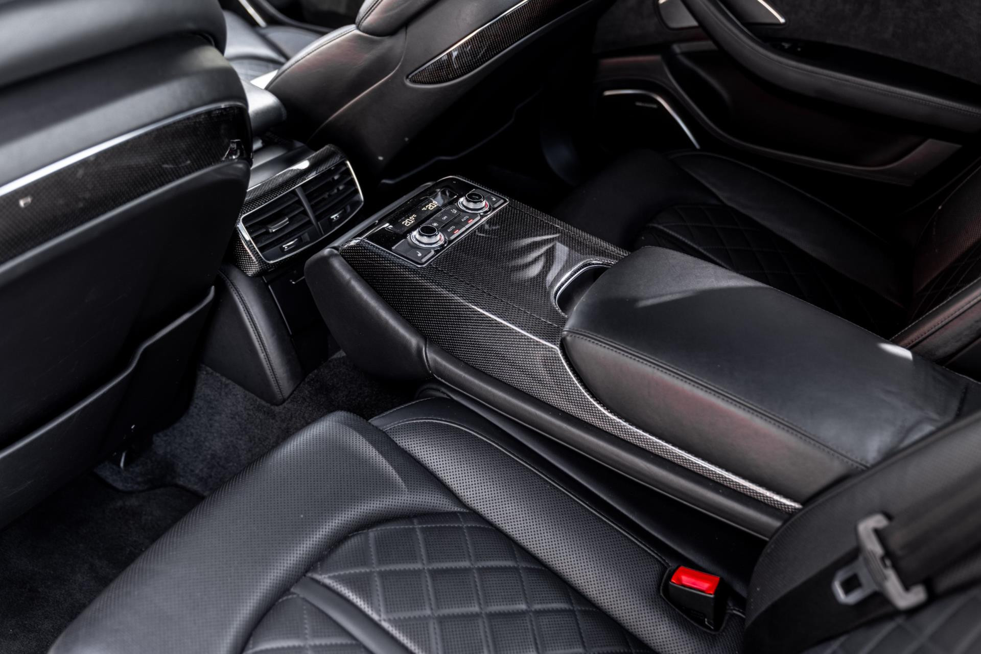 Hoofdafbeelding Audi S8