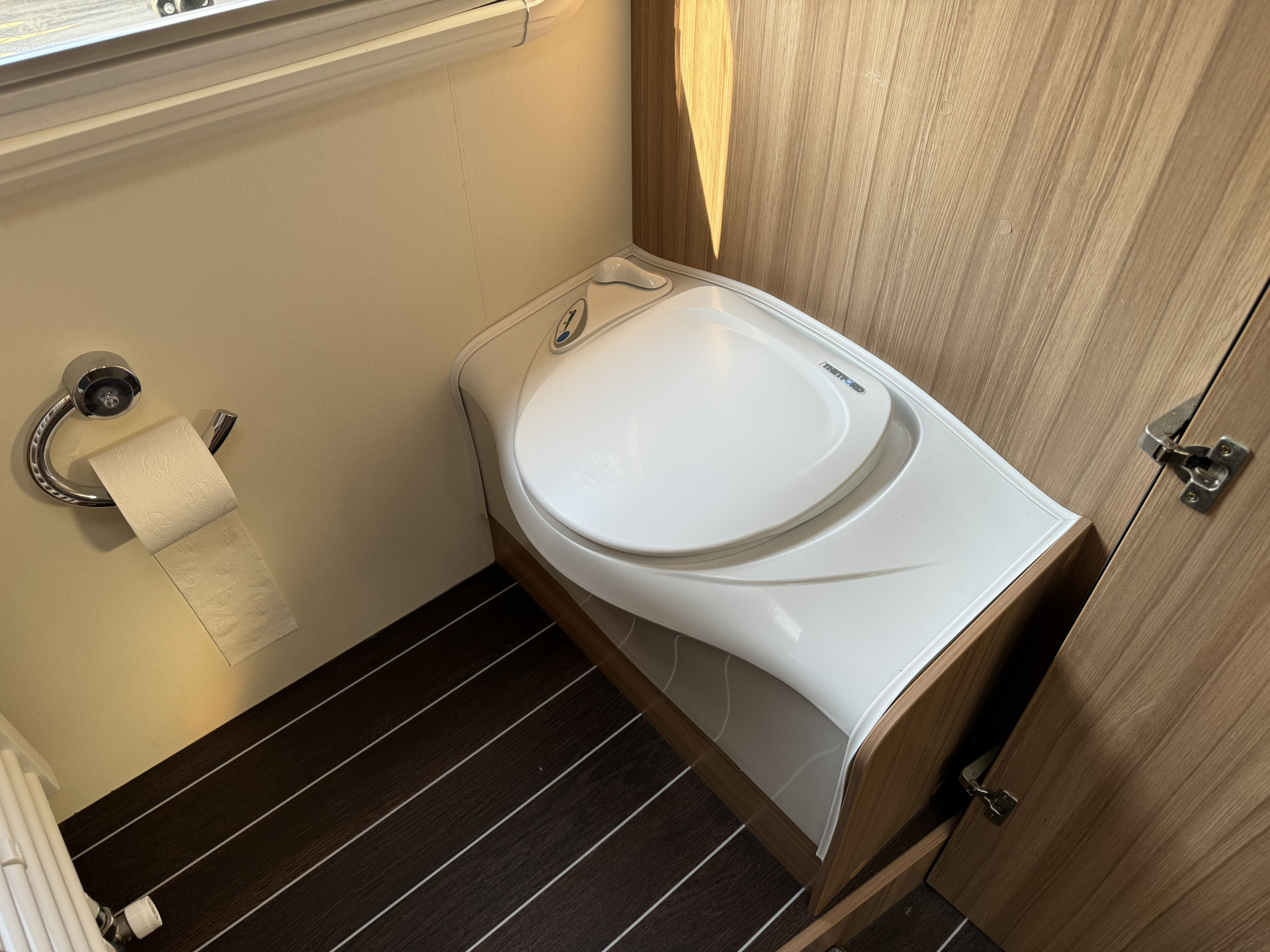 Hoofdafbeelding Knaus R03