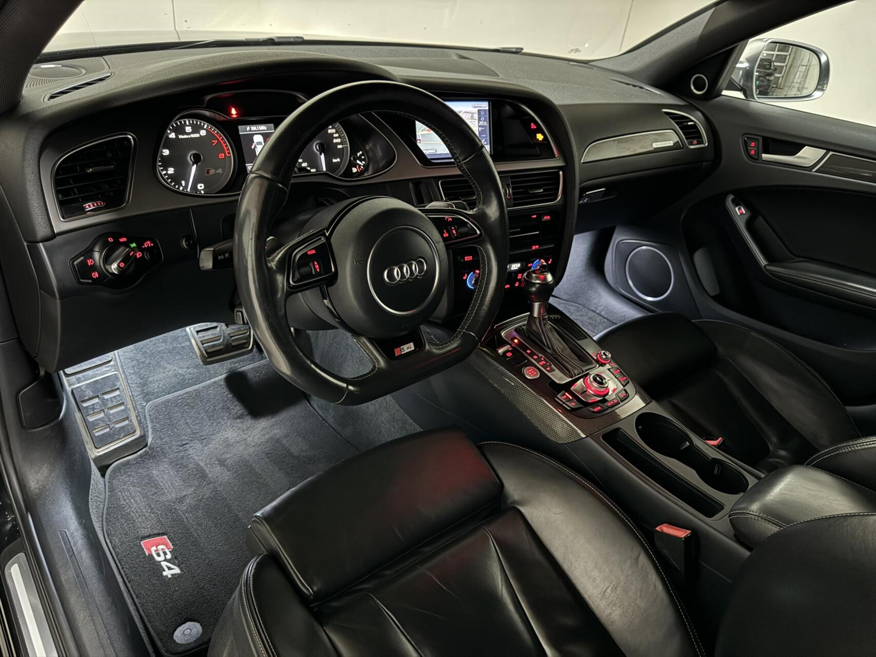 Hoofdafbeelding Audi S4