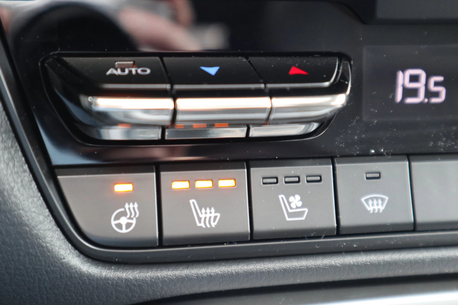 Hoofdafbeelding Mazda CX-60