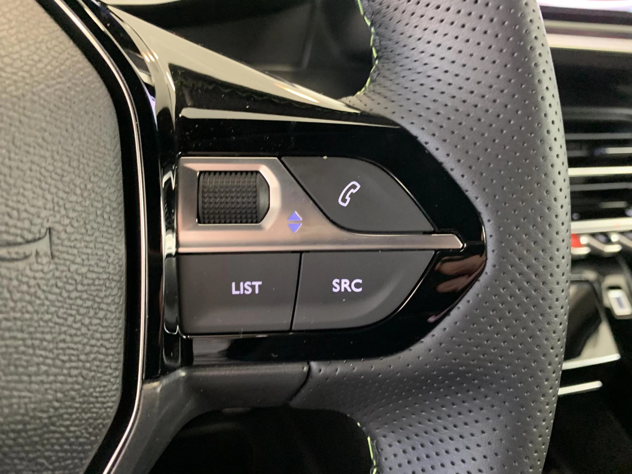 Hoofdafbeelding Peugeot e-208