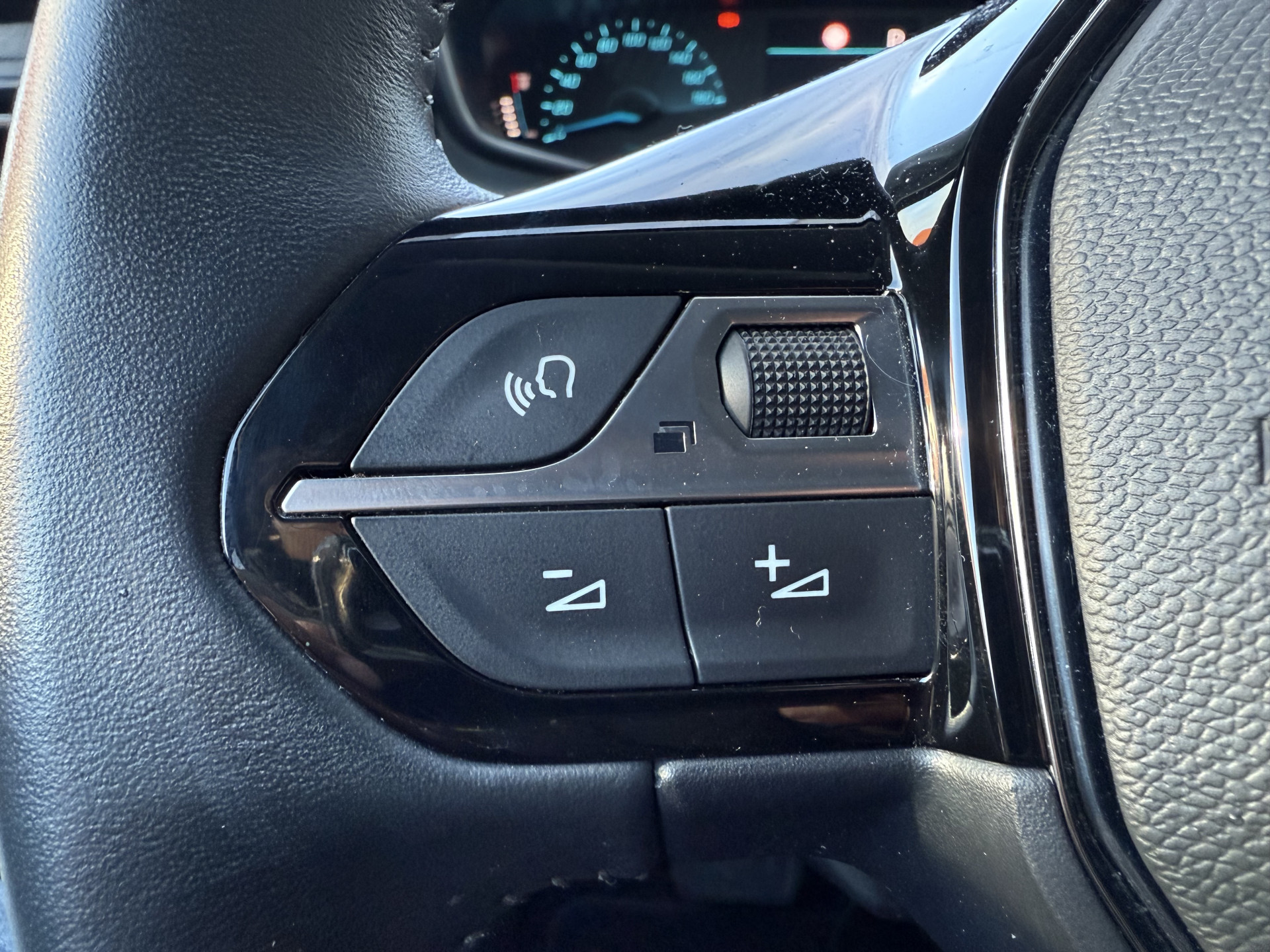 Hoofdafbeelding Peugeot e-208