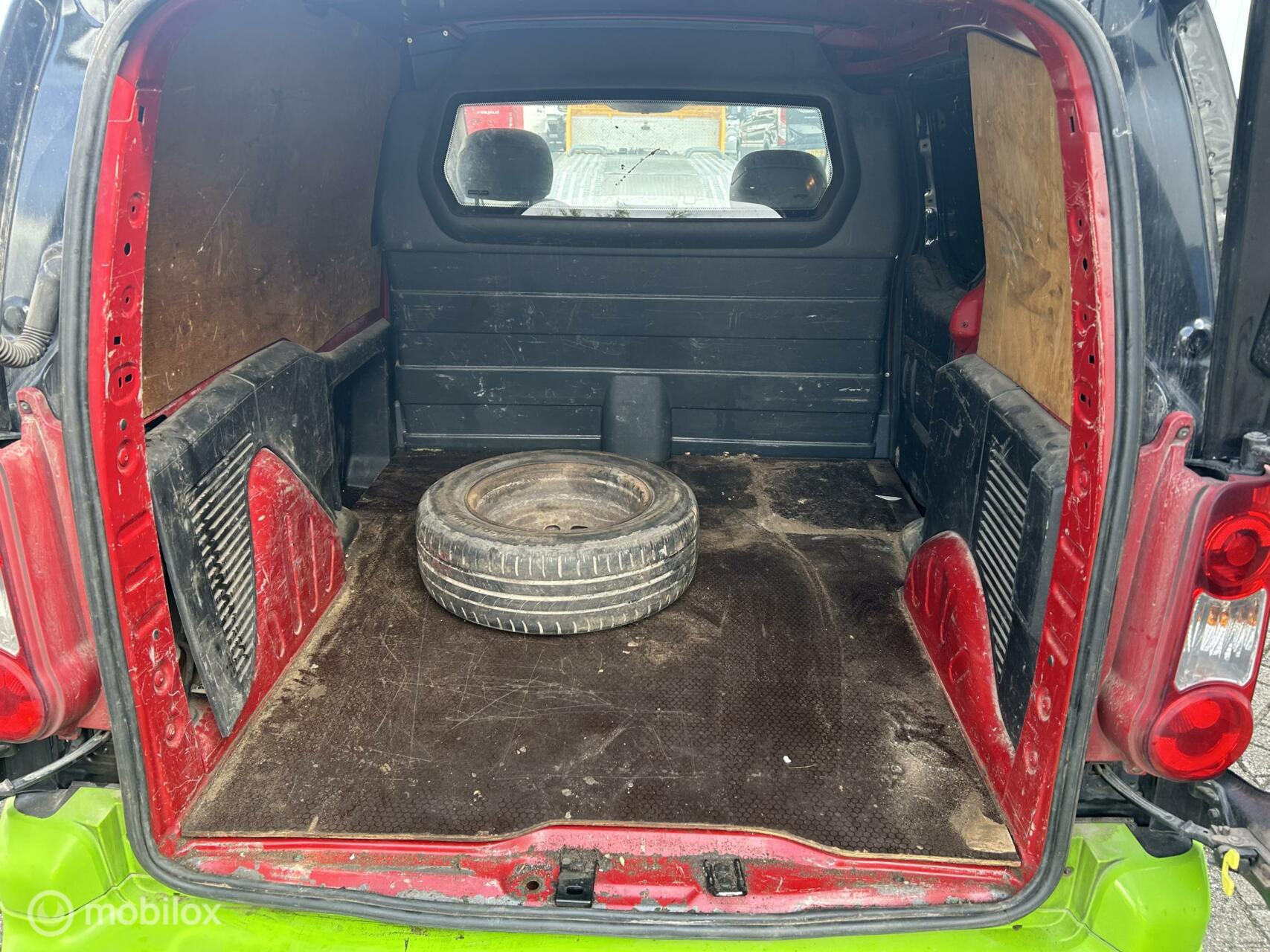 Hoofdafbeelding Peugeot Partner