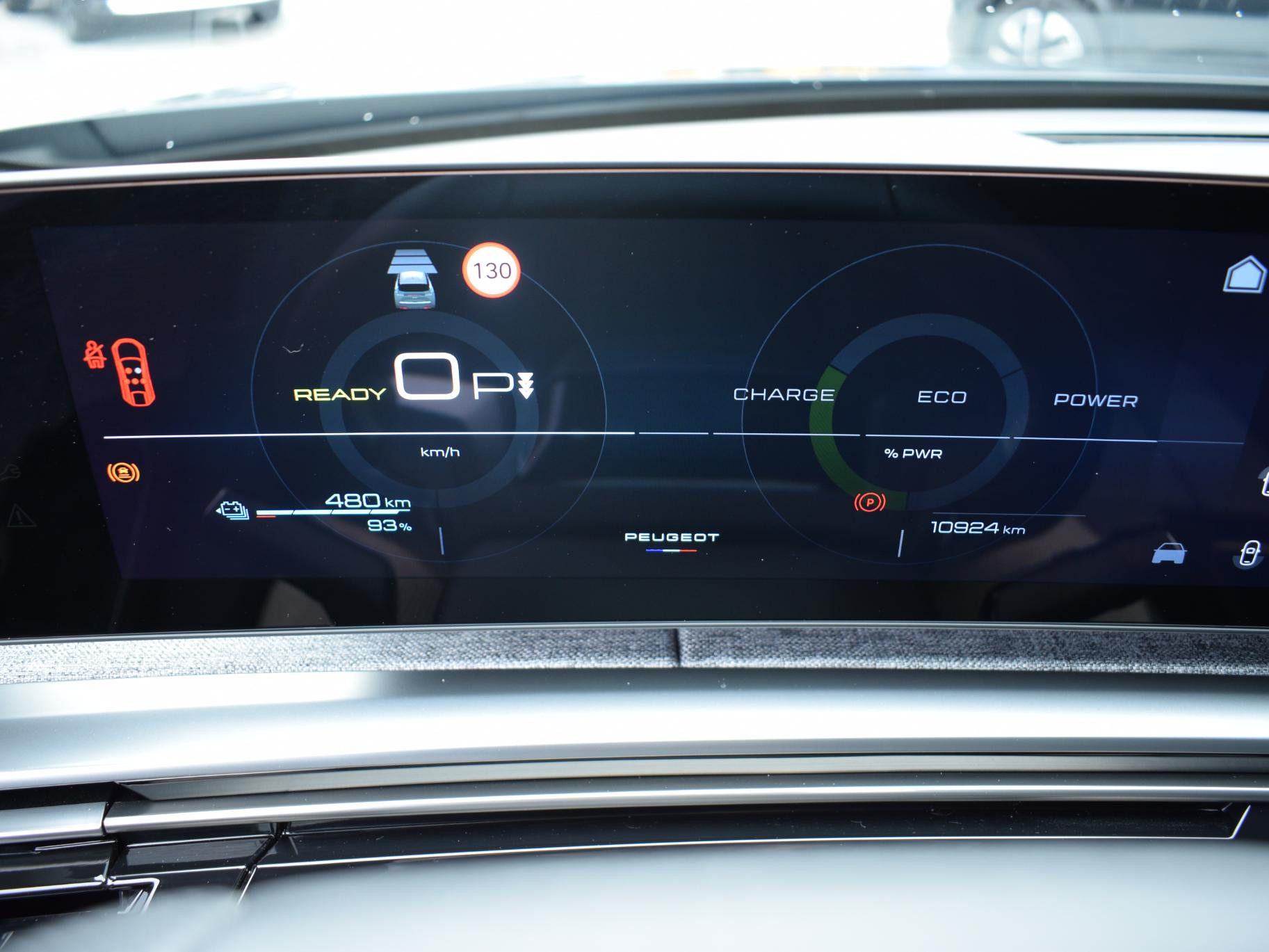 Hoofdafbeelding Peugeot e-3008