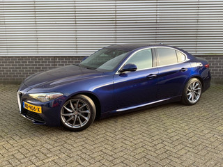 Hoofdafbeelding Alfa Romeo Giulia Alfa Romeo Giulia 2.0 turbo 200pk automaat