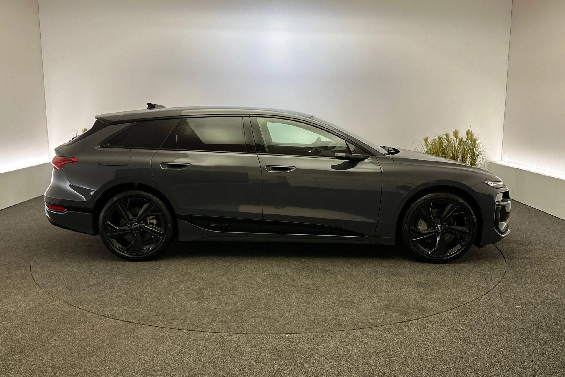 Hoofdafbeelding Audi A6 Avant e-tron