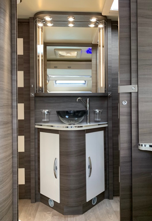 Hoofdafbeelding McLouis Carat 480g Queensbed Hefbed