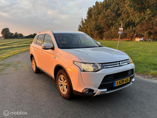 Mitsubishi Outlander 2.0 PHEV N.A.P, Stoelverwarming