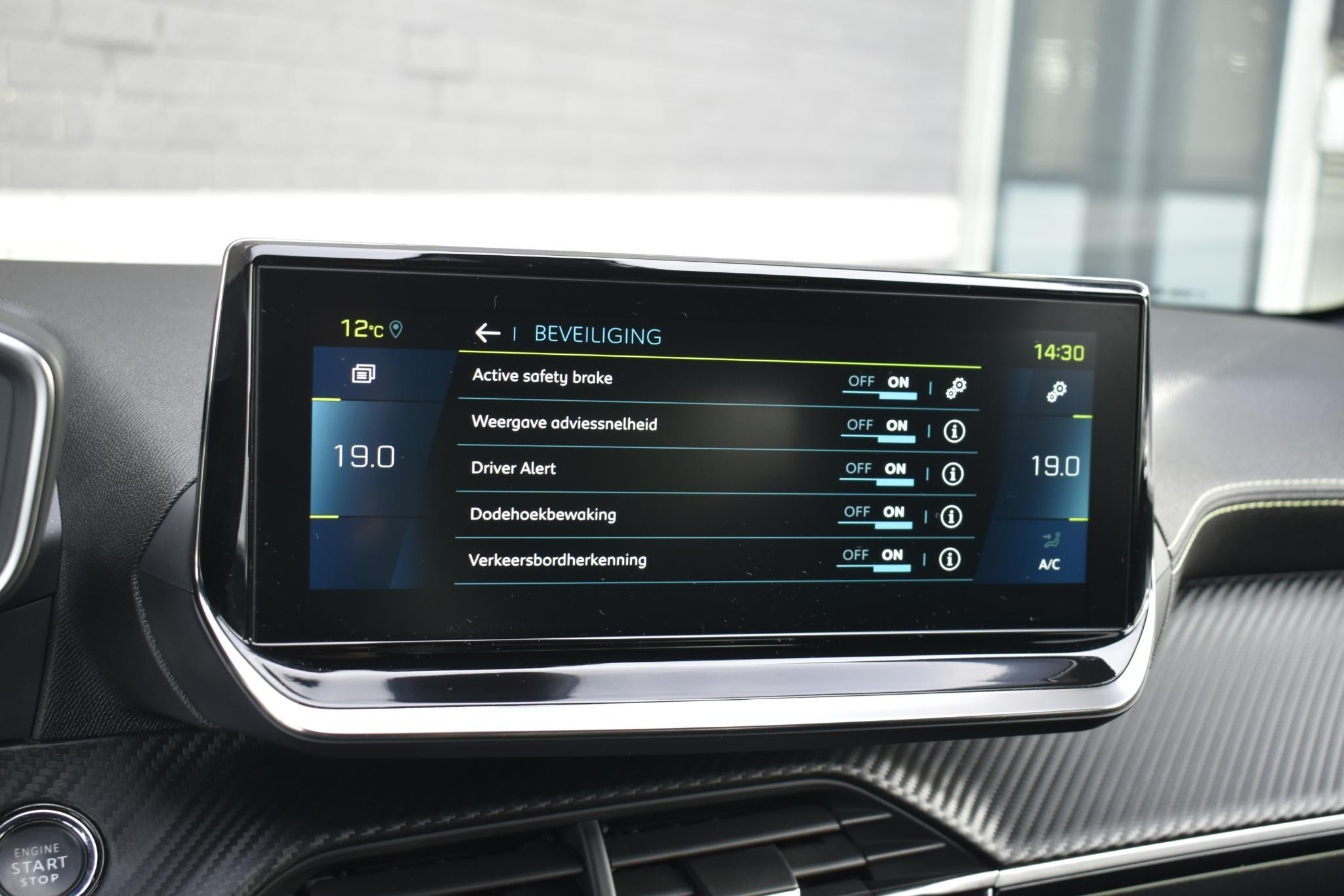 Hoofdafbeelding Peugeot e-208