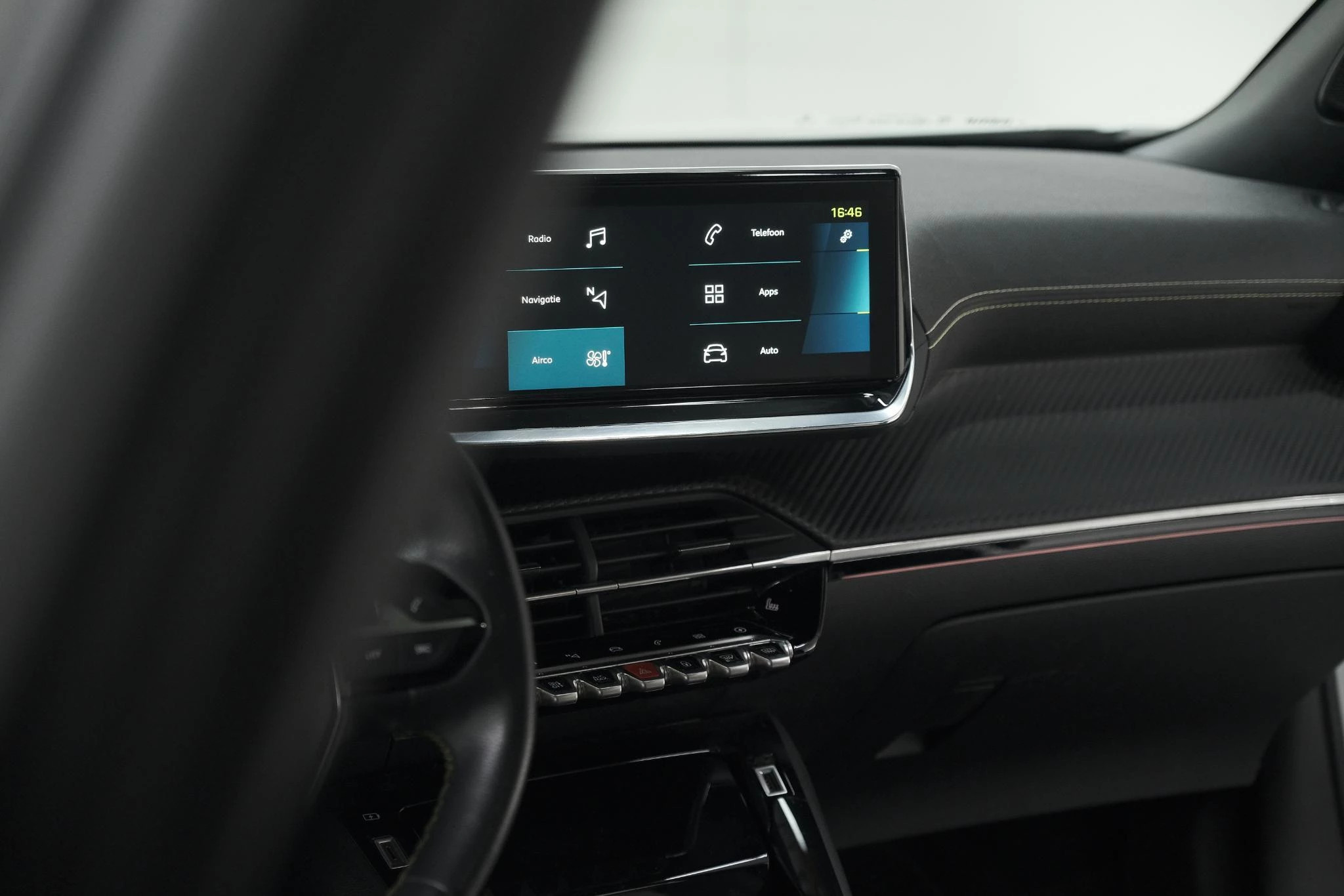 Hoofdafbeelding Peugeot e-2008