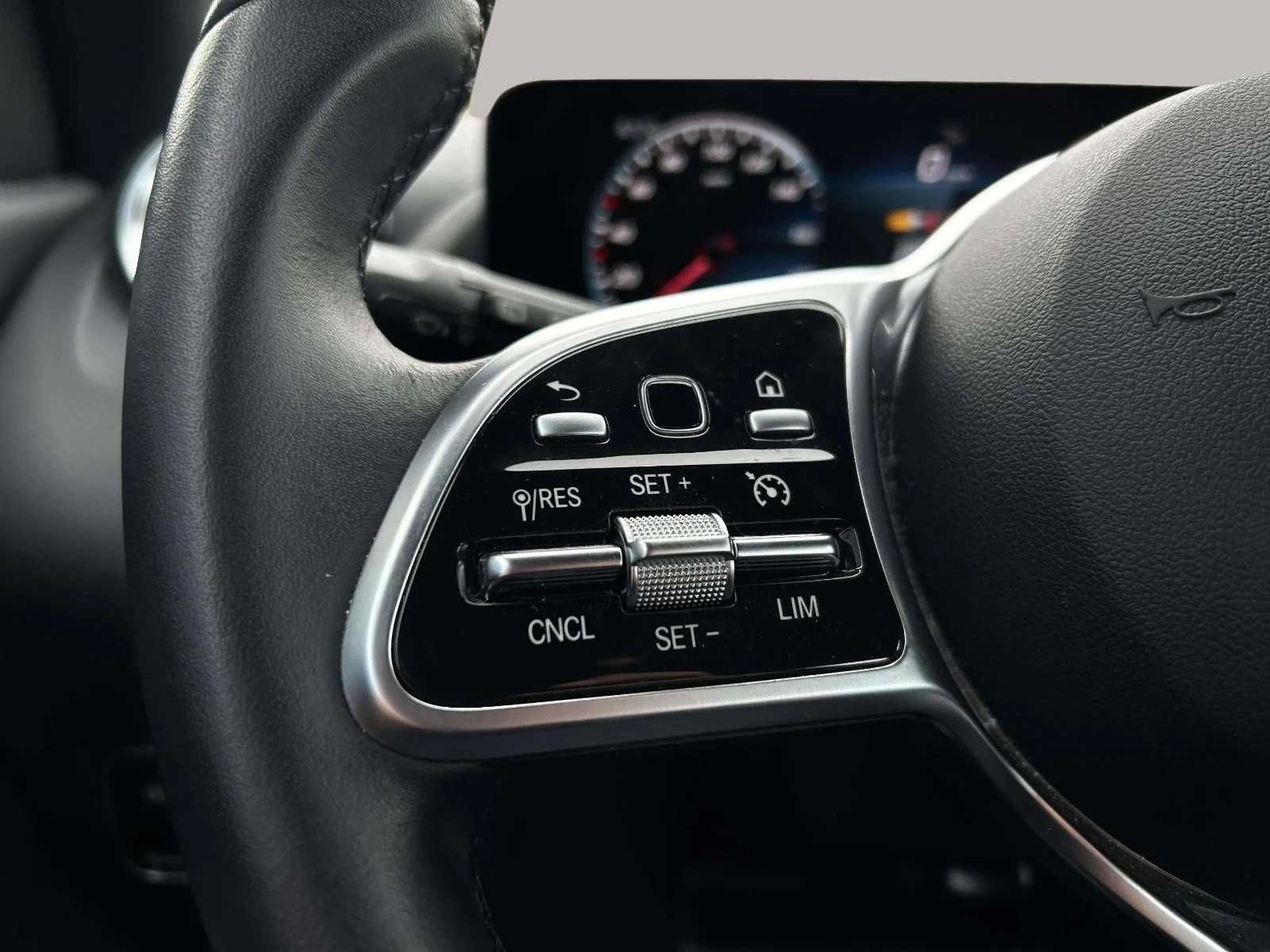 Mercedes-Benz-EQA-image-15