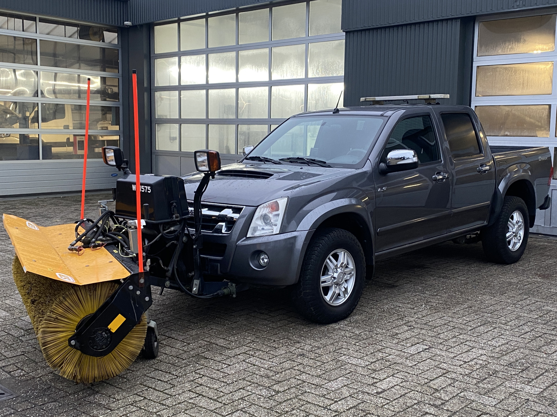 Hoofdafbeelding NIDO Rolbezem Sneeuwbezem