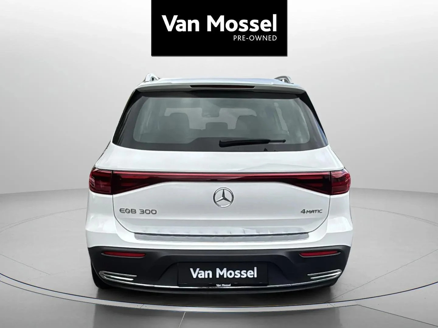 Mercedes-Benz-EQB-image-5