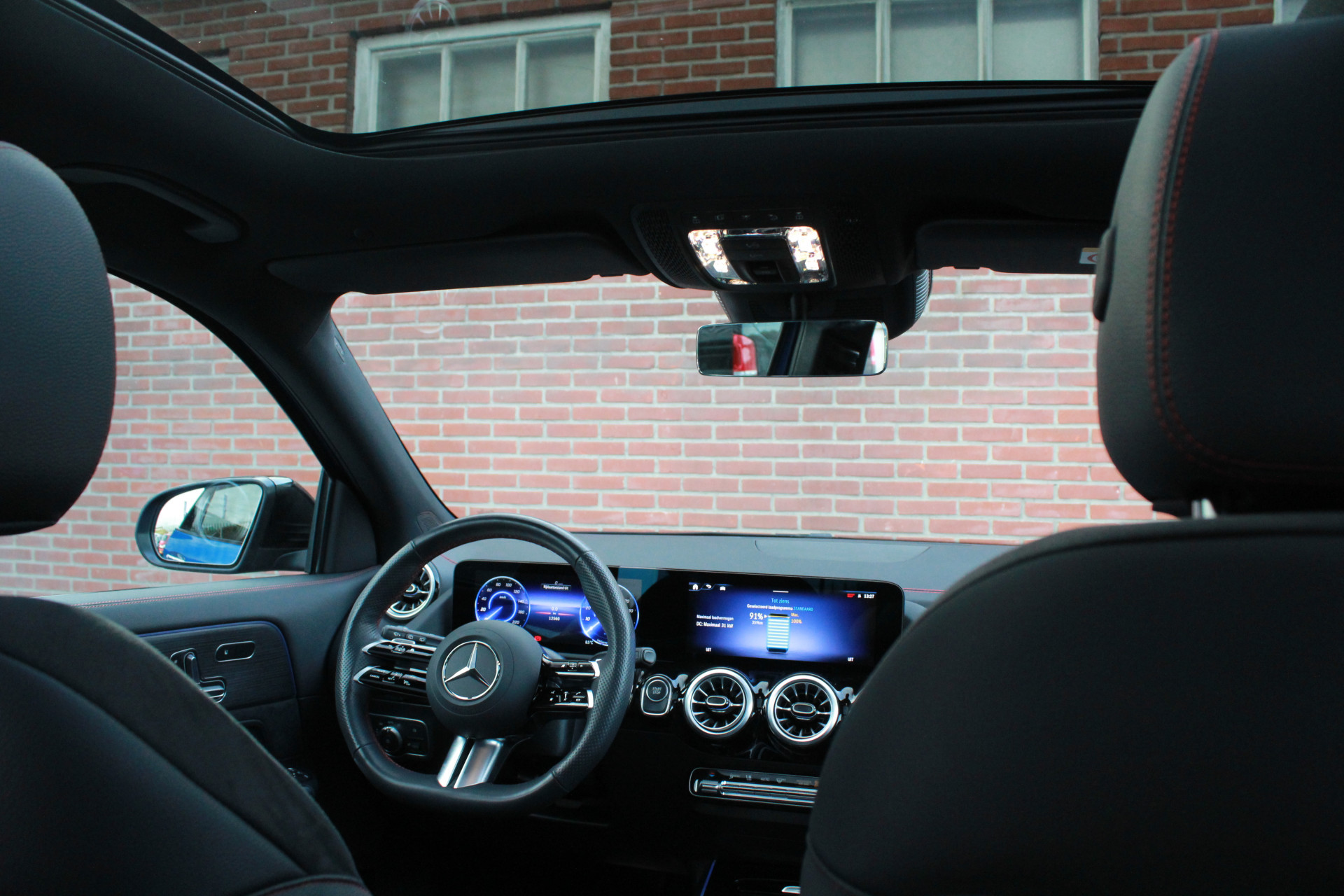 Hoofdafbeelding Mercedes-Benz EQA