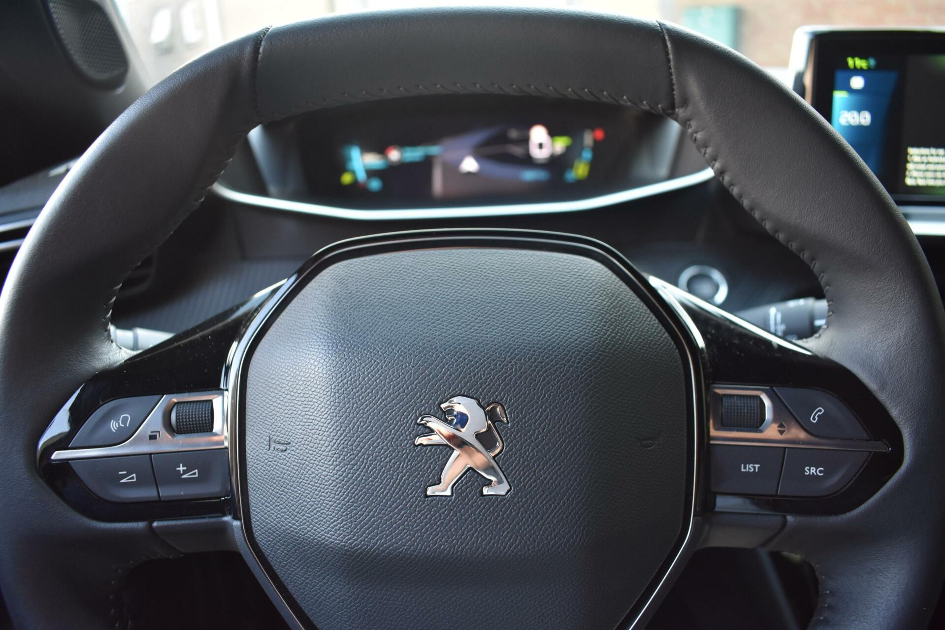 Hoofdafbeelding Peugeot e-2008
