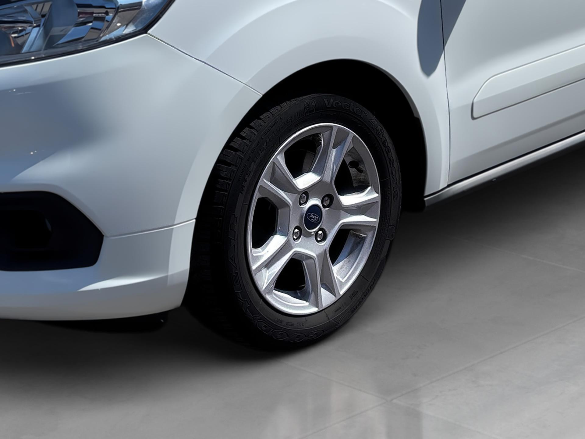 Ford-Transit Courier-image-18