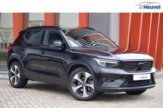 Volvo XC40 B3 Ultimate Dark | Panoramadak | Parkeercamera | Stoelverwarming | Leder | BLIS | Pilot Assist | Glossy black
