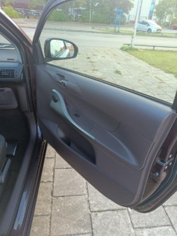 Hoofdafbeelding Toyota iQ