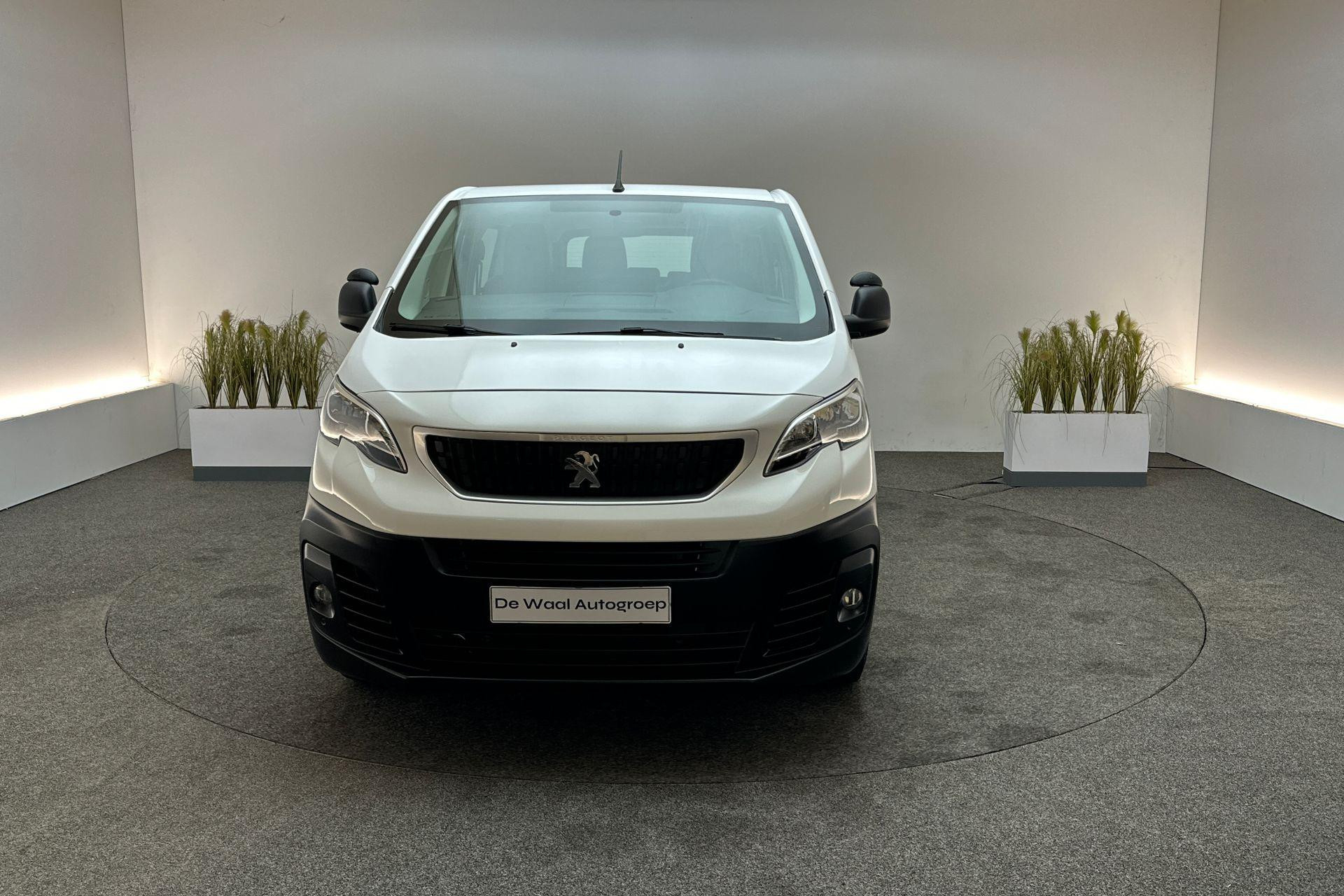 Hoofdafbeelding Peugeot Traveller