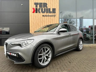 Hoofdafbeelding Alfa Romeo Stelvio Alfa Romeo Stelvio 2.0 T AWD First Edition / Pano / 20 inch