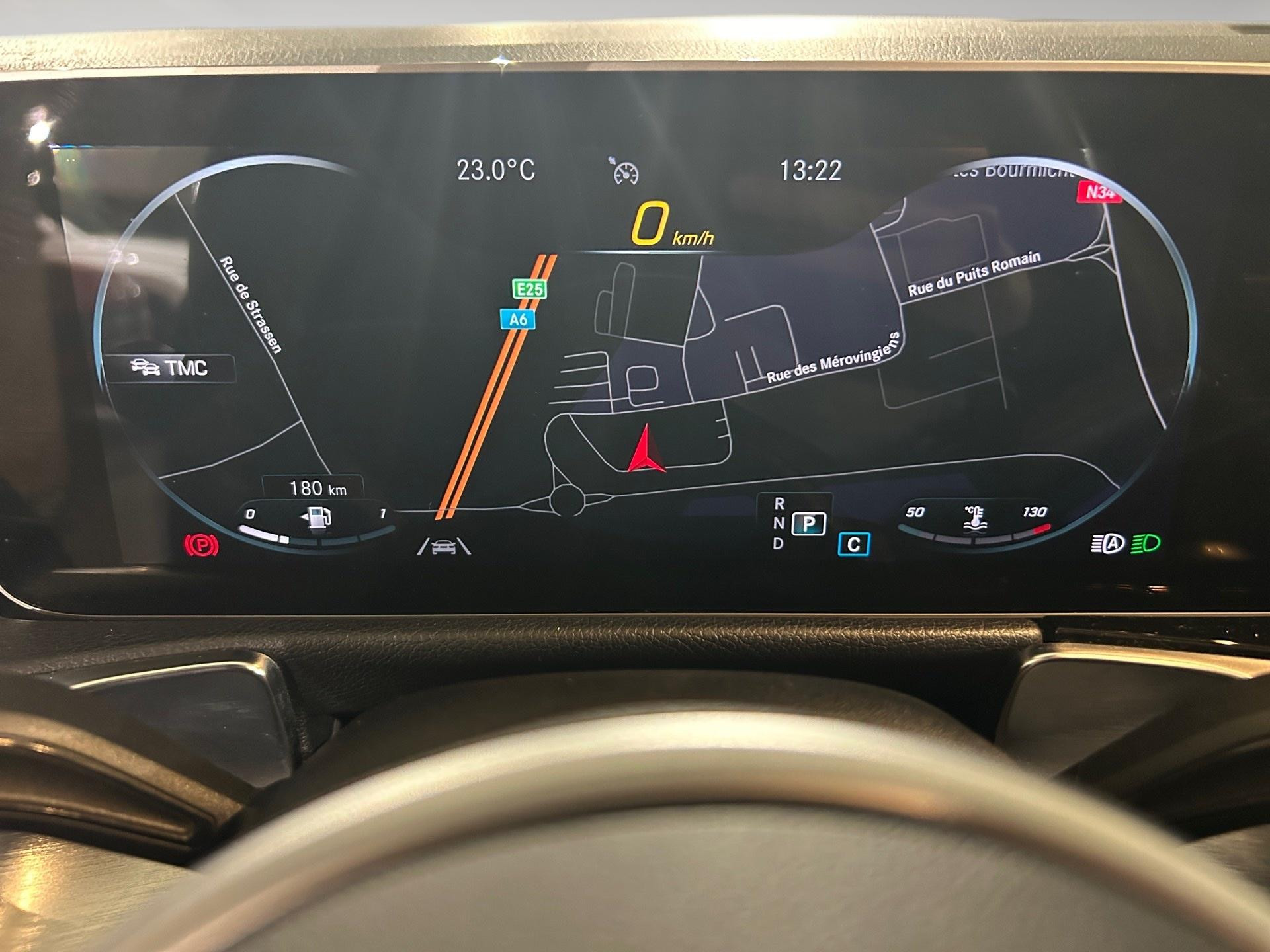 Mercedes-Benz-GLB-image-1