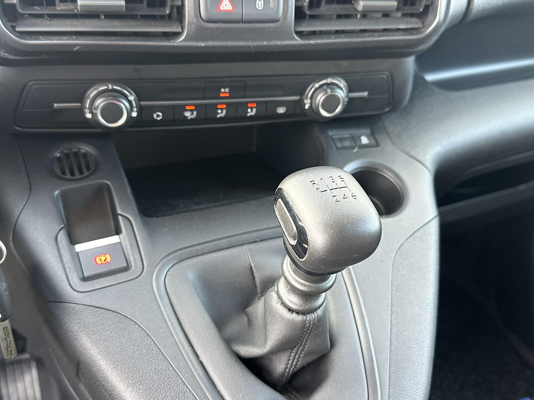 Hoofdafbeelding Peugeot Partner