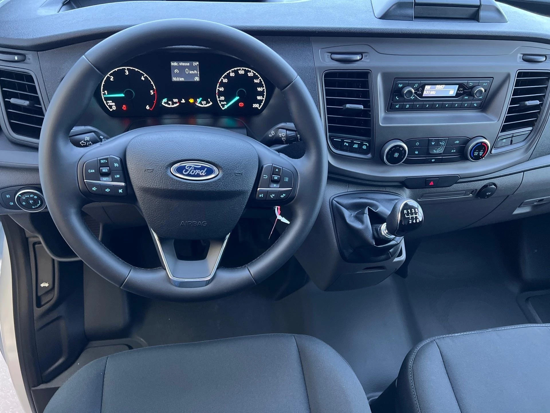 Ford-Transit Custom-image-5