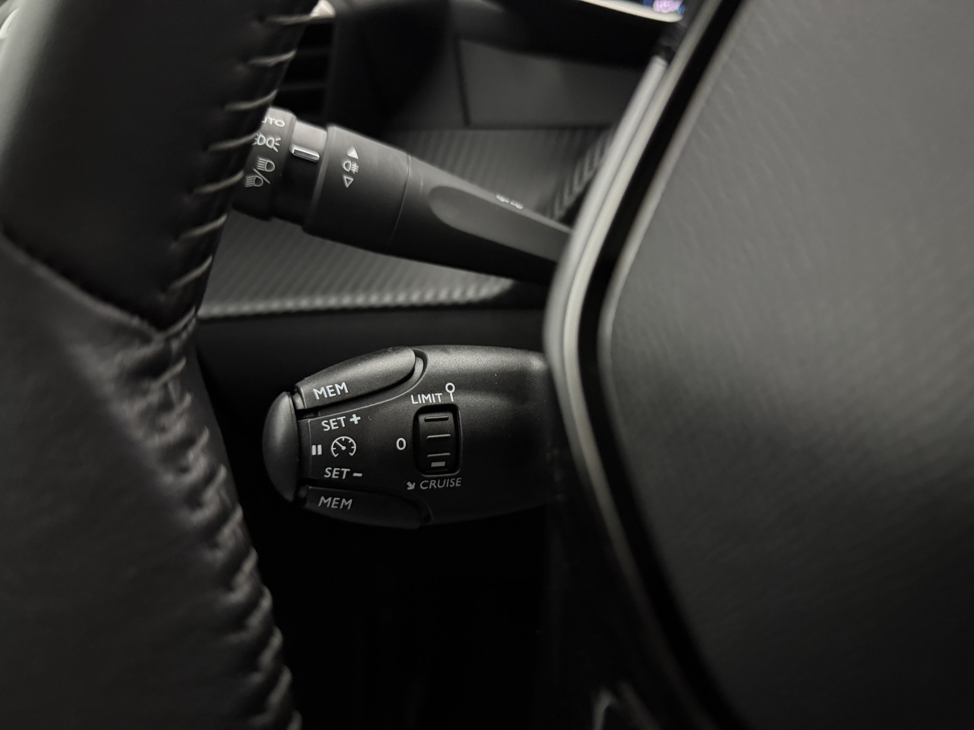 Hoofdafbeelding Peugeot e-208