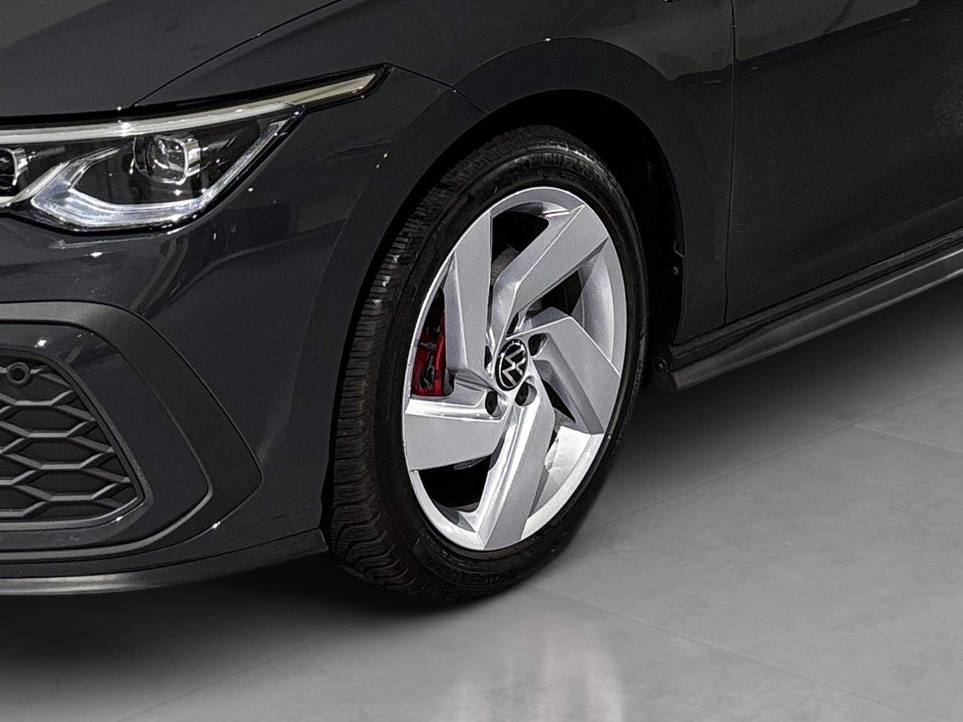 Volkswagen-Golf-image-19