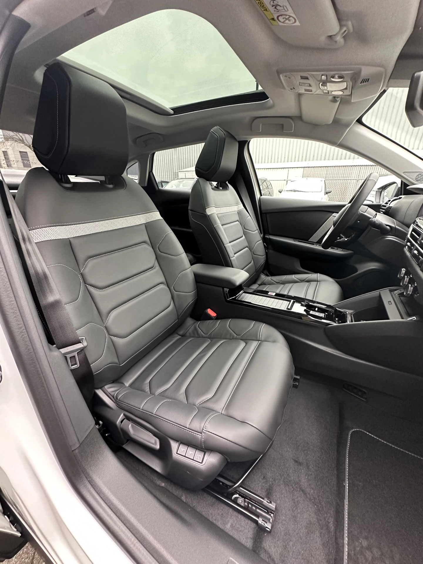 Hoofdafbeelding Citroën ë-C4 X